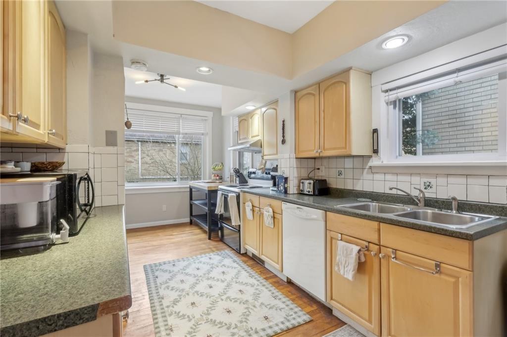 460 Mapleton Avenue Pittsburgh, PA 15228 - Photo 14 of 36 Gallery Image 14