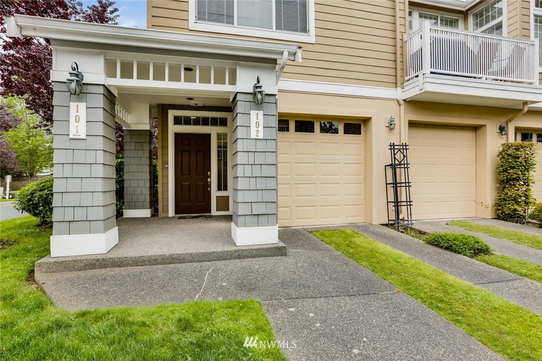 4310 Northeast 5th Court, Unit 102 Renton, WA 98059 - Photo 3 of 20 Gallery Image 3