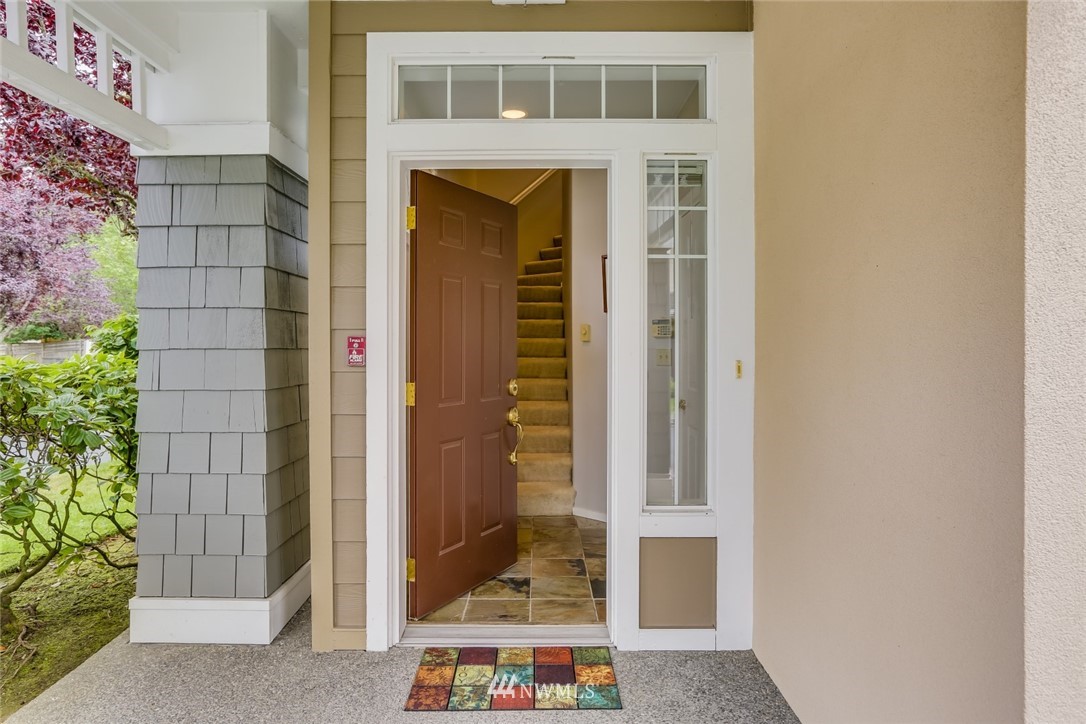 4310 Northeast 5th Court, Unit 102 Renton, WA 98059 - Photo 4 of 20 Gallery Image 4