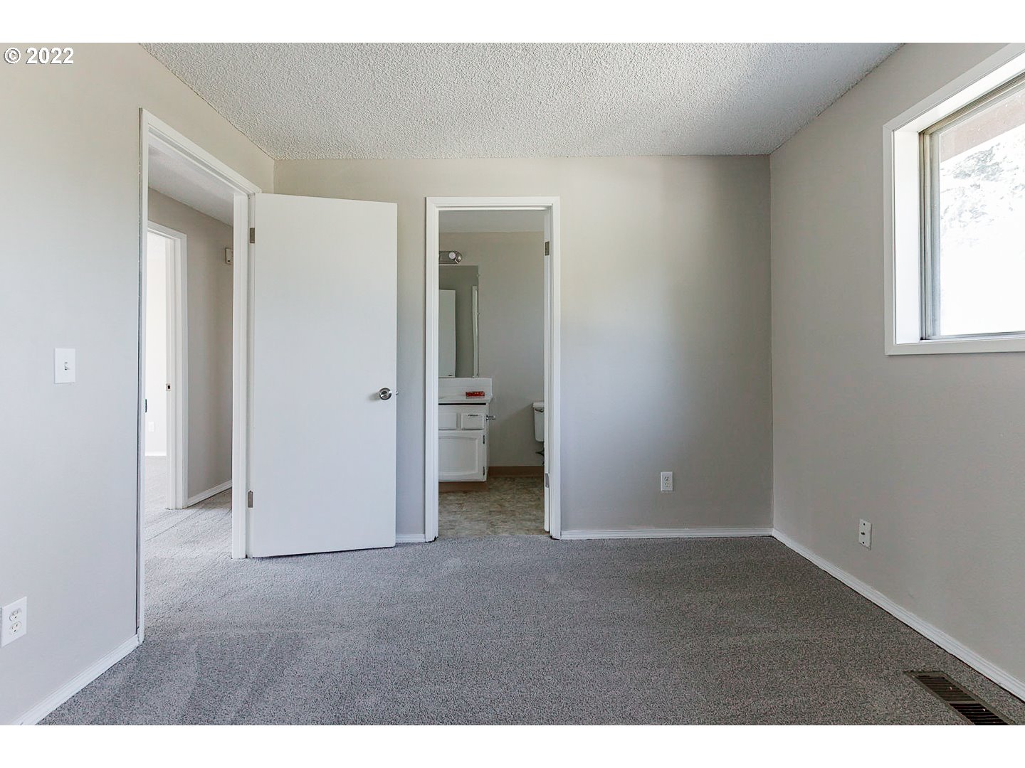 2125 Southwest 19th Street Gresham, OR 97080 - Photo 16 of 32 Gallery Image 16