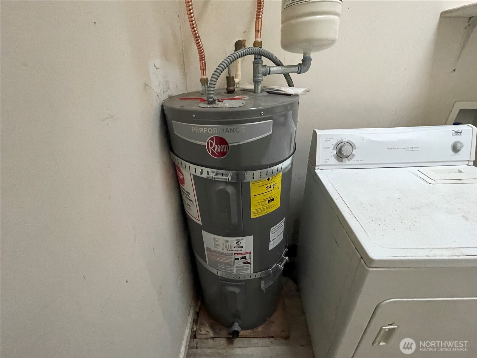 154 Southwest 11th Street Chehalis, WA 98532 - Photo 27 of 29 a view of washer and dryer