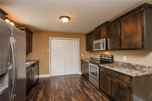 1750 Jim Kim Road Cunningham, TN 37052 - Photo 9 of 20 Kitchen