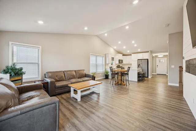 $479,900 | 1336 Chestnut Circle, Carver, MN 55315