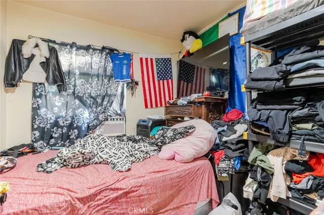 $800,000 | 811 East 43rd Place, Los Angeles, CA 90011