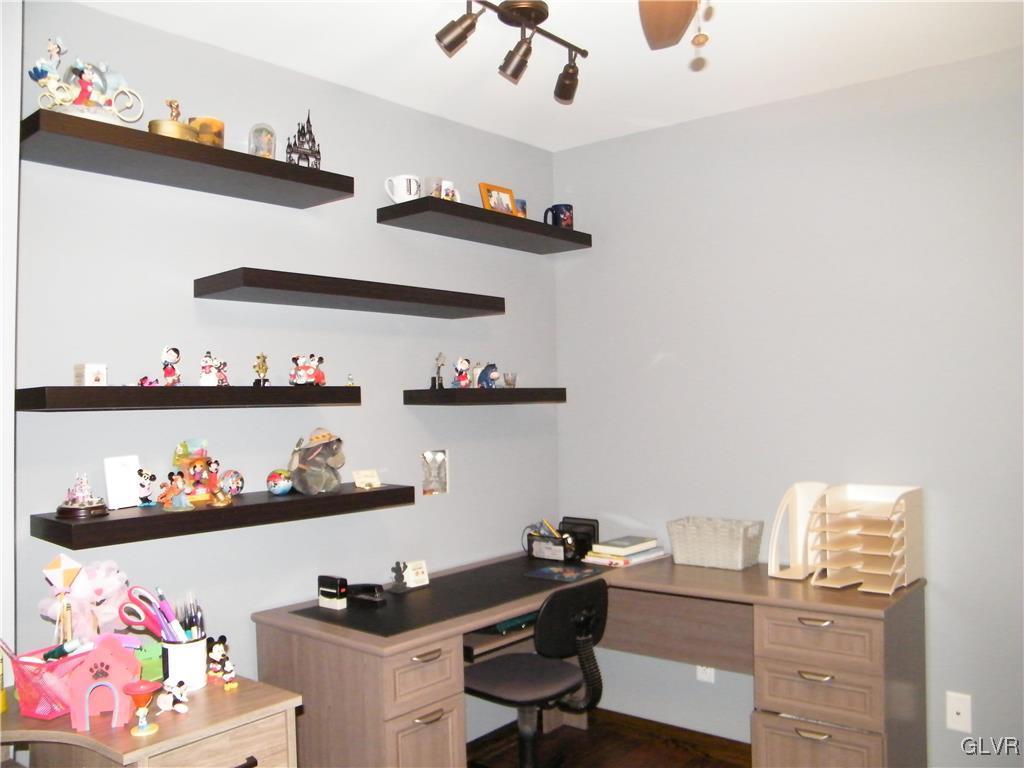 450 Spring Valley Road Easton, PA 18042 - Photo 15 of 23 Gallery Image 15