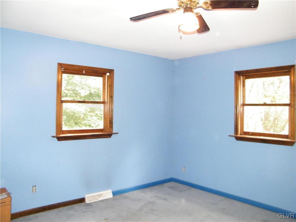 450 Spring Valley Road Easton, PA 18042 - Photo 17 of 23 Gallery Image 17