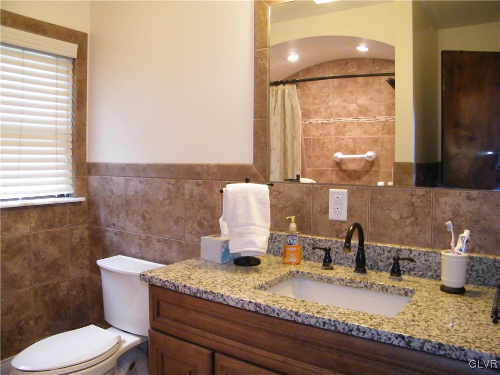 450 Spring Valley Road Easton, PA 18042 - Photo 20 of 23 Gallery Image 20