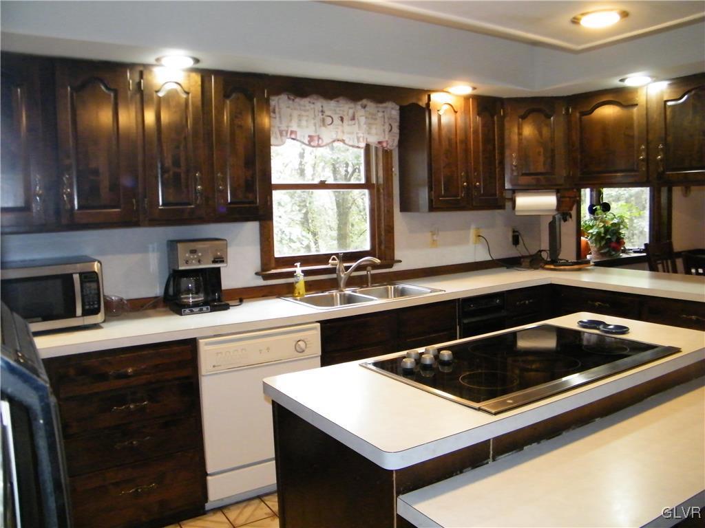 450 Spring Valley Road Easton, PA 18042 - Photo 2 of 23 Gallery Image 2