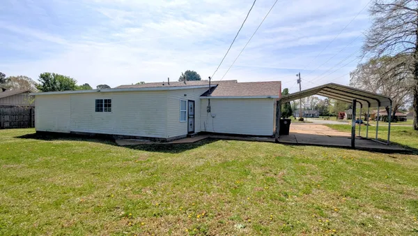 $169,999 | 804 Fairlawn Drive, Bolivar, TN 38008
