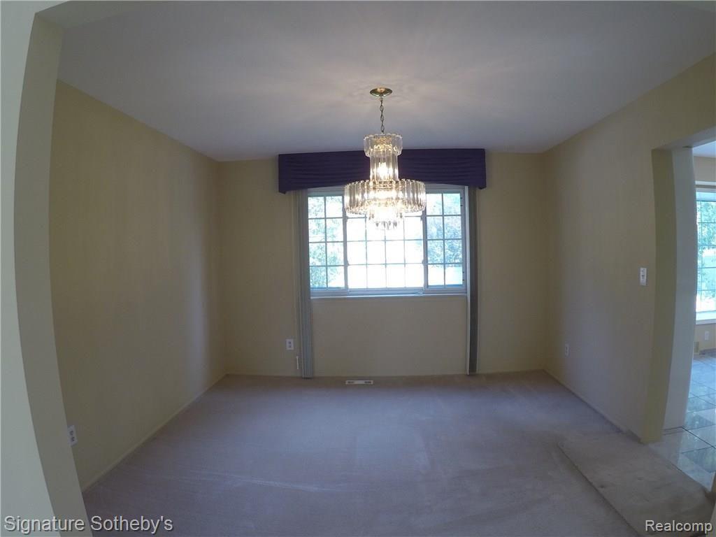 20441 Coachwood Road Riverview, MI 48193 - Photo 5 of 32 5.JPG