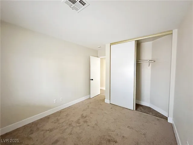 $2,015 | 725 Hitchen Post Drive, Henderson, NV 89011