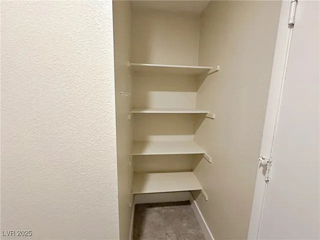 $2,015 | 725 Hitchen Post Drive, Henderson, NV 89011