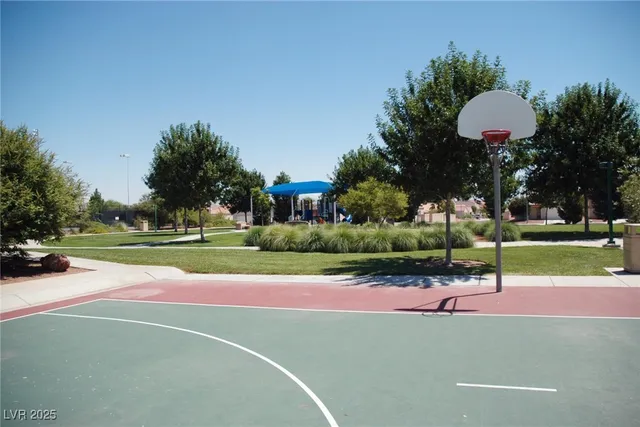 $2,015 | 725 Hitchen Post Drive, Henderson, NV 89011