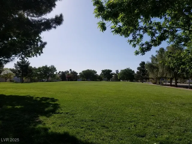 $2,015 | 725 Hitchen Post Drive, Henderson, NV 89011