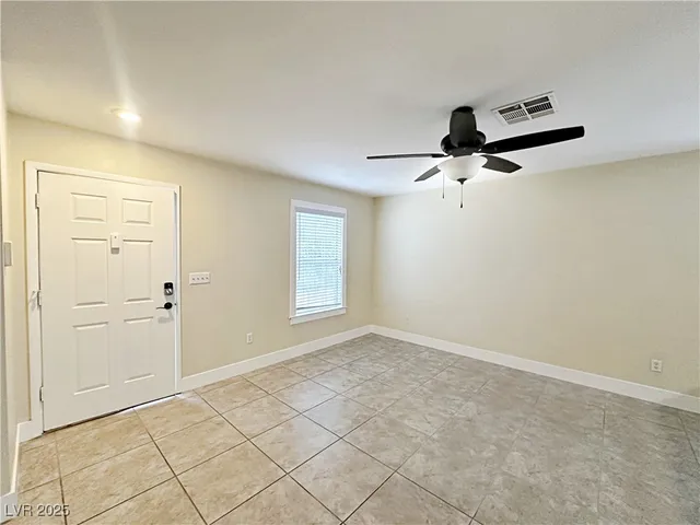 $2,015 | 725 Hitchen Post Drive, Henderson, NV 89011