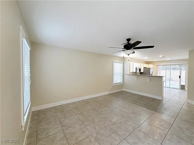 $2,015 | 725 Hitchen Post Drive, Henderson, NV 89011