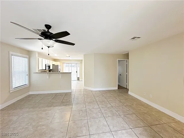 $2,015 | 725 Hitchen Post Drive, Henderson, NV 89011