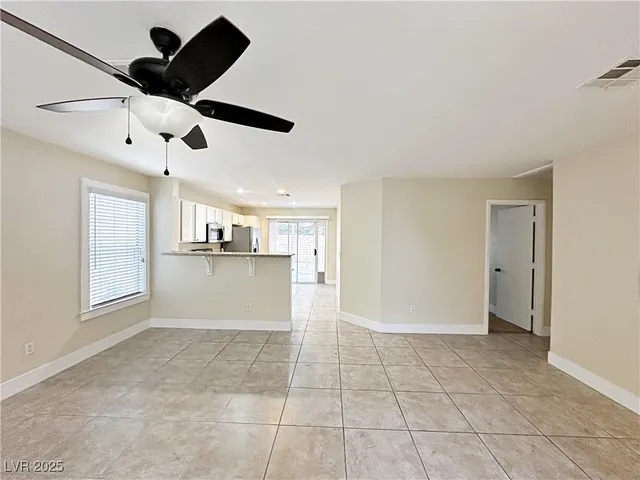 $2,015 | 725 Hitchen Post Drive, Henderson, NV 89011