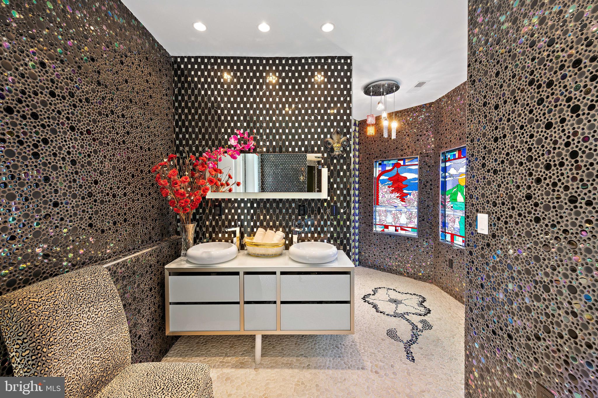 9101 River Road Potomac, MD 20854 - Photo 20 of 50 Dedicated pool area bathroom