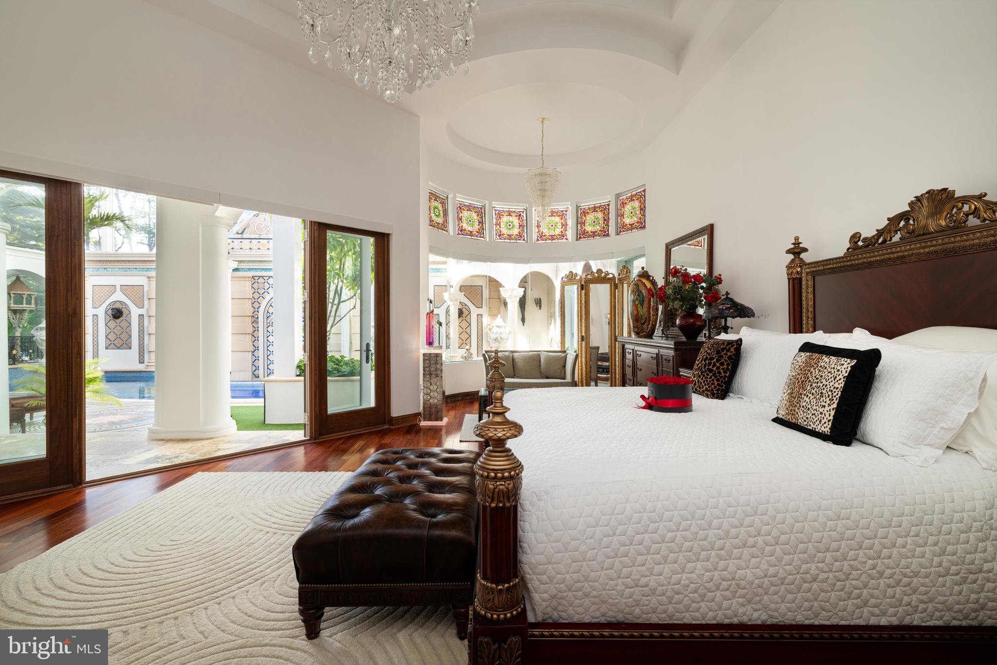 9101 River Road Potomac, MD 20854 - Photo 31 of 50 Primary bedroom