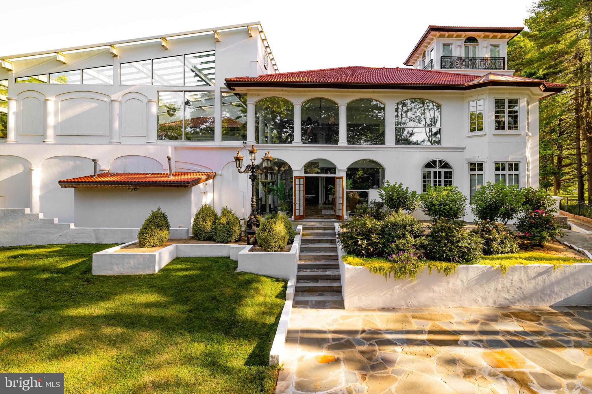 9101 River Road Potomac, MD 20854 - Photo 47 of 50 Exterior staircase