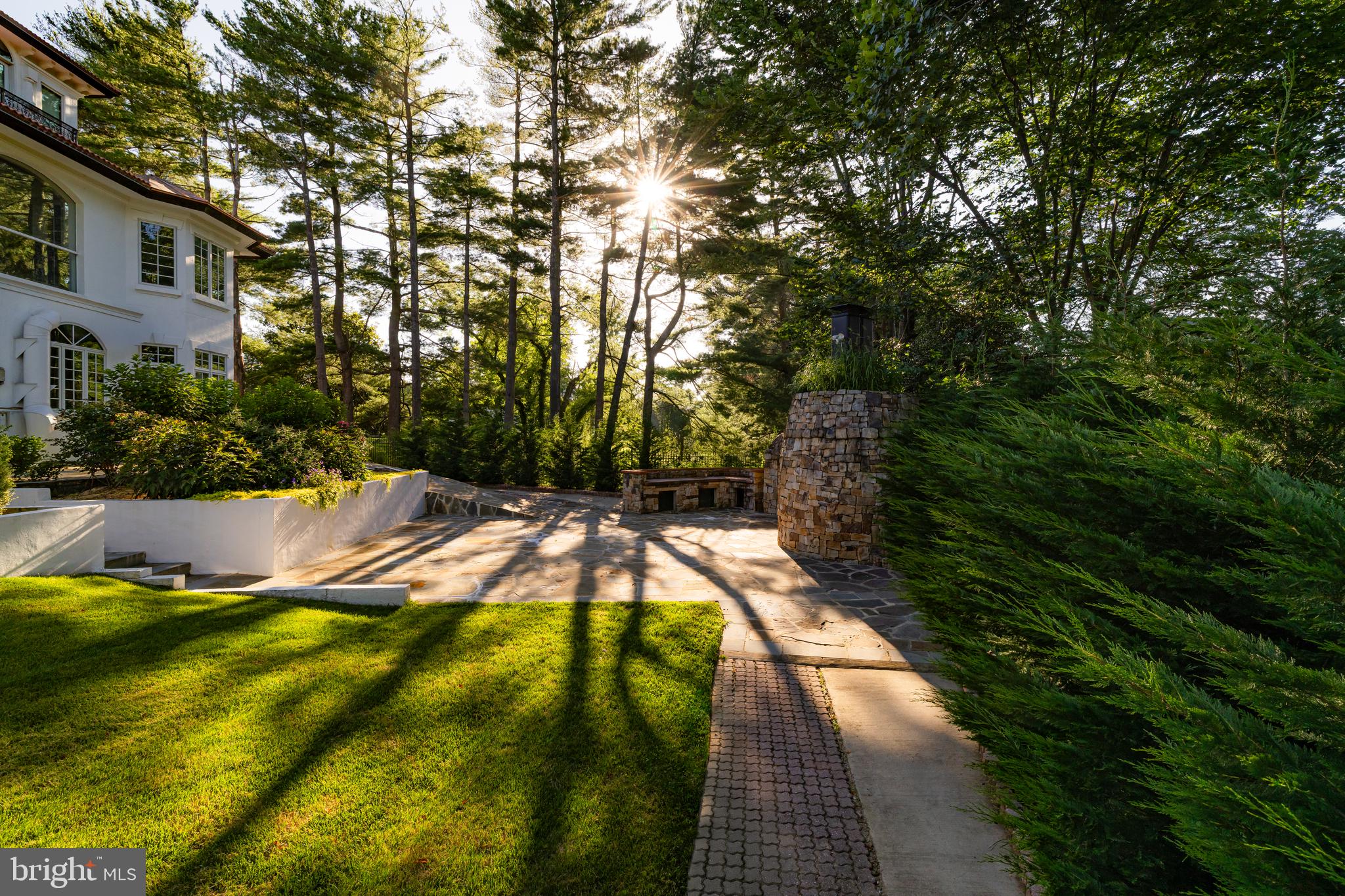9101 River Road Potomac, MD 20854 - Photo 49 of 50 Exterior winding pathways