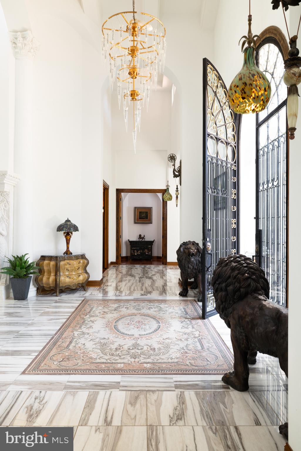 9101 River Road Potomac, MD 20854 - Photo 8 of 50 Front entrance