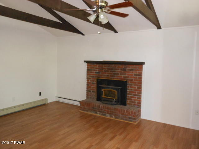 132 Gold Key Road Milford, PA 18337 - Photo 9 of 20 living/dining room
