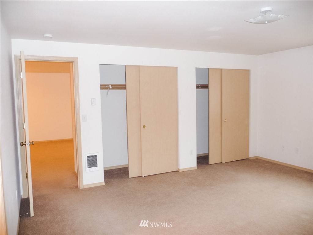 19723 Isabella Lane Southwest Rochester, WA 98579 - Photo 5 of 11 an empty room with closet area