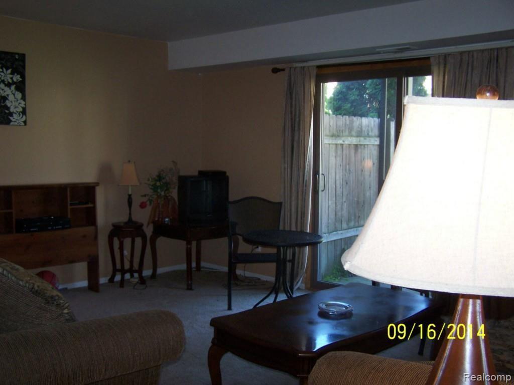 43270 Mound Road, Unit 18 Sterling Heights, MI 48314 - Photo 7 of 14 100_6073.jpg