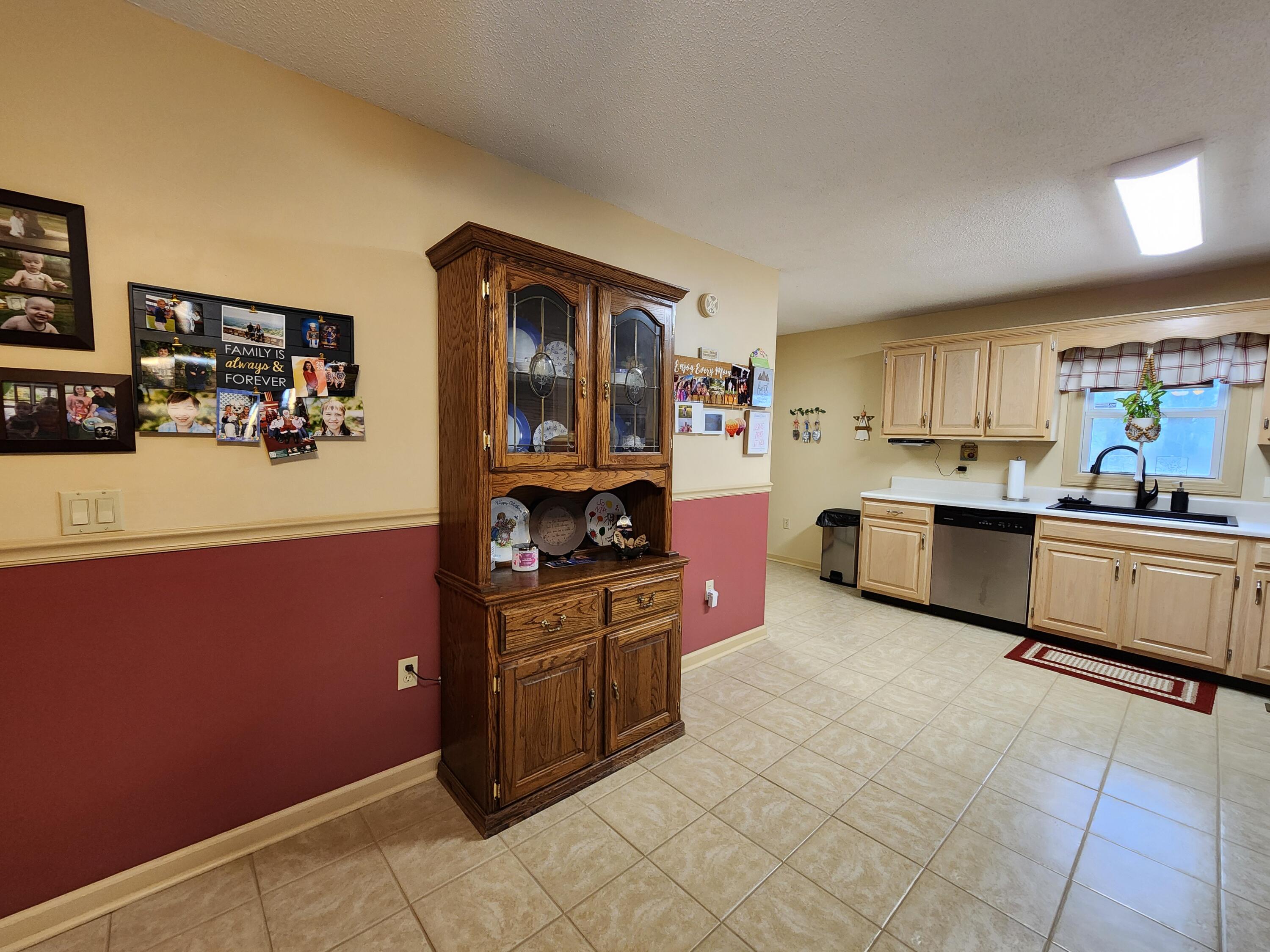 1512 Ely Road Hixson, TN 37343 - Photo 8 of 37 20260110_145352