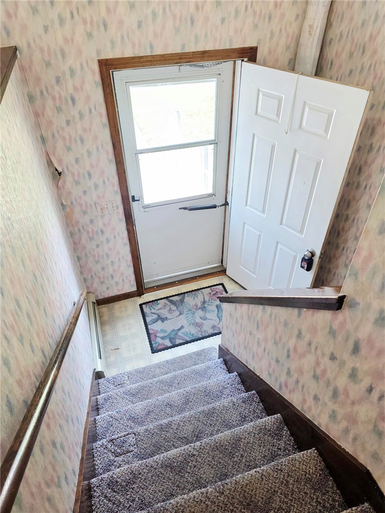 5 Brookview Court Westerly, RI 02891 - Photo 5 of 18 STAIR TO MAIN LEVEL