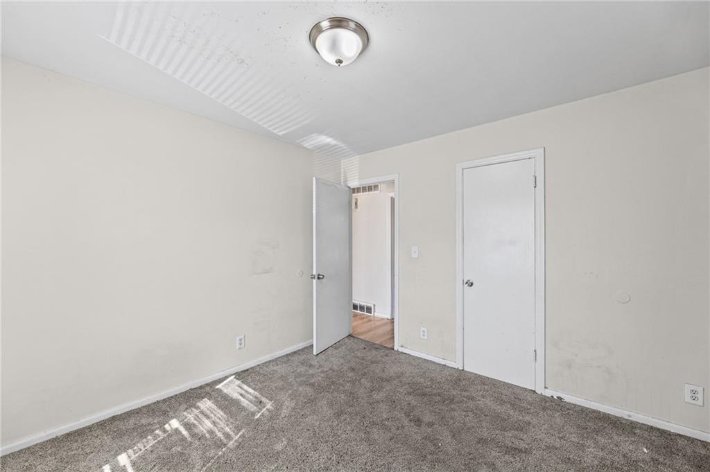 10209 Hillcrest Road Kansas City, MO 64134 - Photo 22 of 38