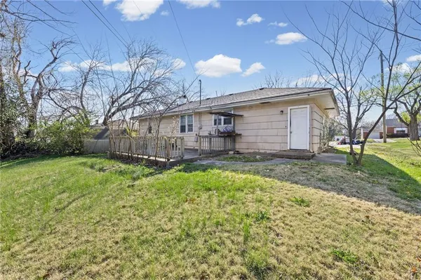$175,000 | 10209 Hillcrest Road, Kansas City, MO 64134