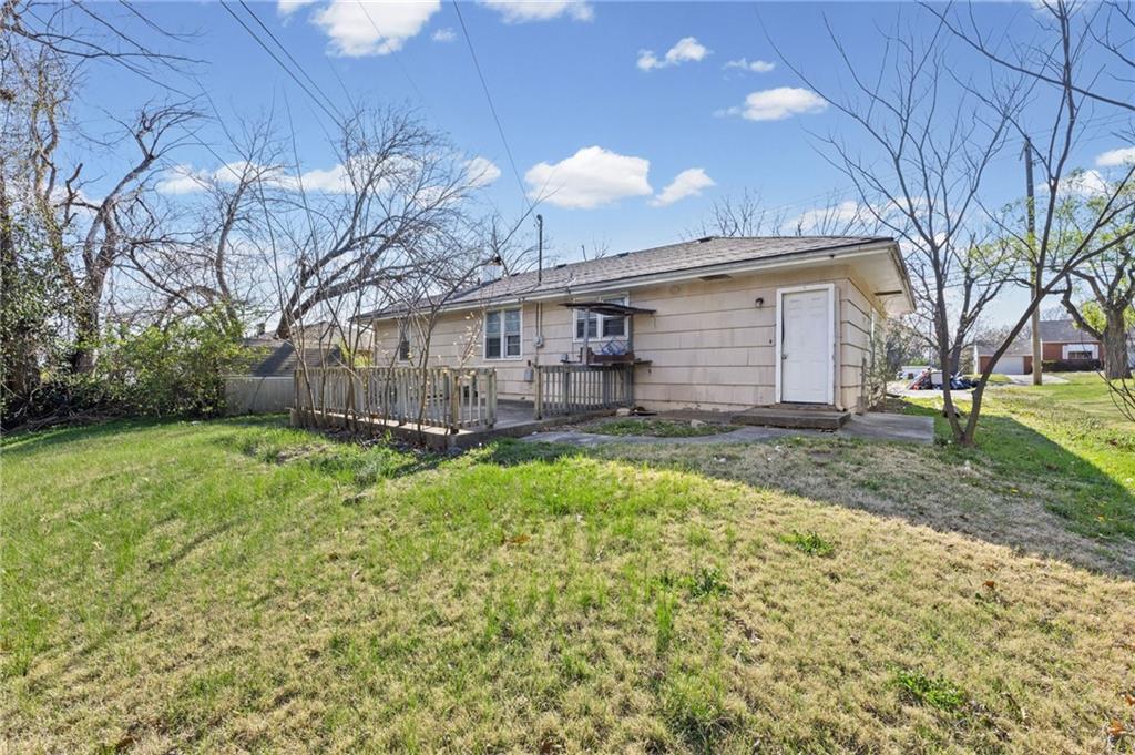 10209 Hillcrest Road Kansas City, MO 64134 - Photo 33 of 38
