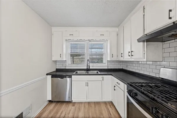 $175,000 | 10209 Hillcrest Road, Kansas City, MO 64134