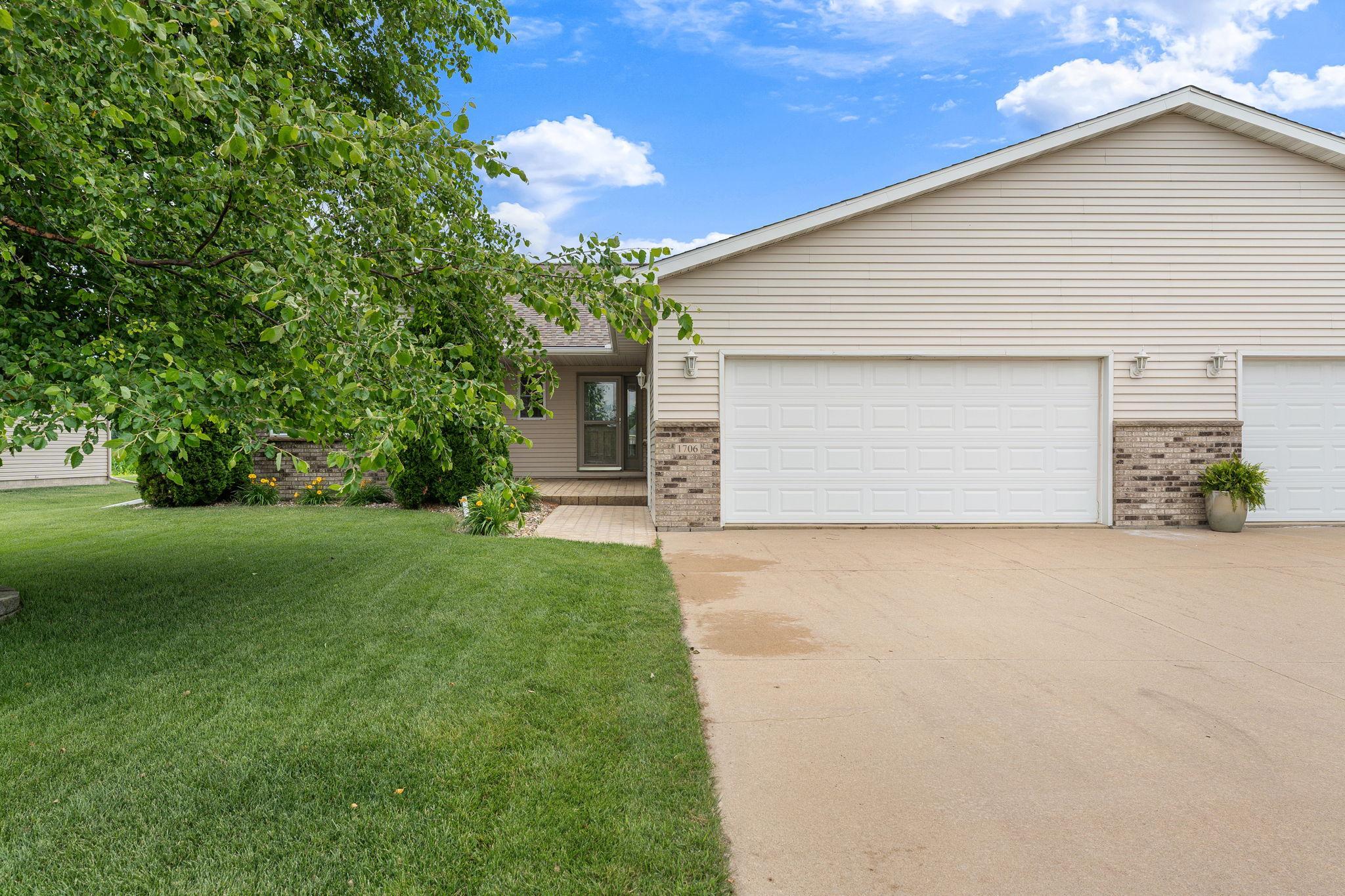 1706 22nd Avenue Southwest Austin, MN 55912 - Photo 3 of 50