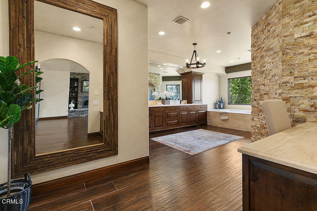 95 Avocado Place Camarillo, CA 93010 - Photo 29 of 74 a view of a kitchen and dining room