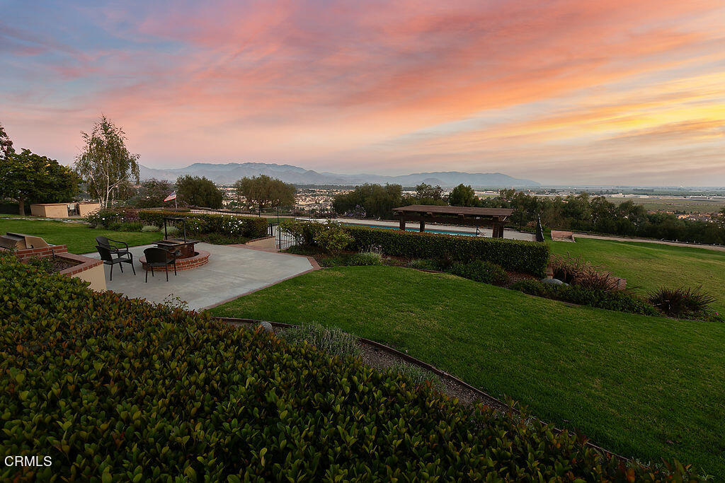 95 Avocado Place Camarillo, CA 93010 - Photo 5 of 74 95Avocado_TWILIGHT_July21,2023_0003