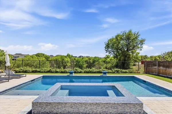 $1,250,000 | 405 Point Vista Drive, Aledo, TX 76008