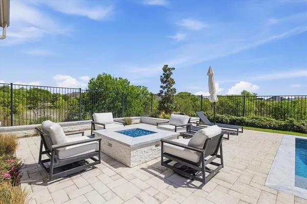 $1,250,000 | 405 Point Vista Drive, Aledo, TX 76008