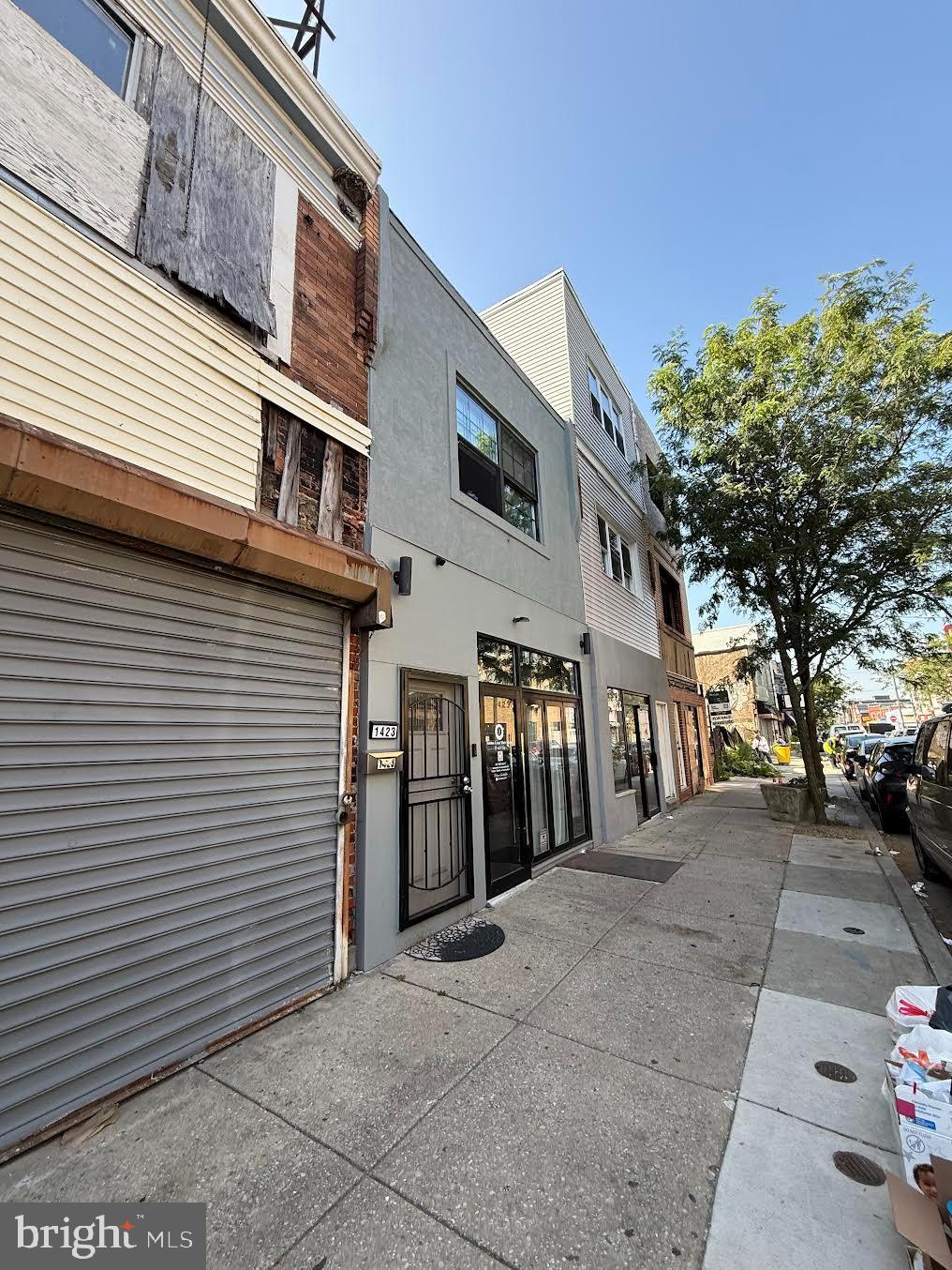 1421 Point Breeze Avenue Philadelphia, PA 19146 - Photo 3 of 4 a view of a house with a street