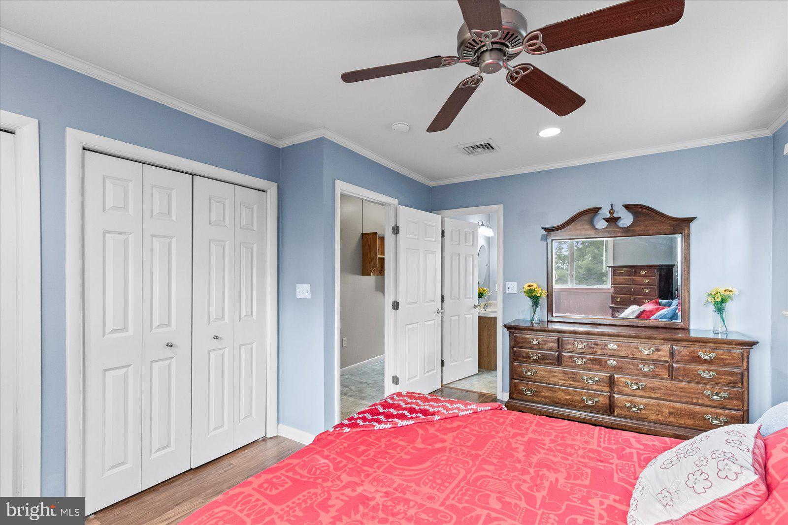 1562 Ridge Road Elizabethtown, PA 17022 - Photo 19 of 41 Charming bedroom with serene hues.
