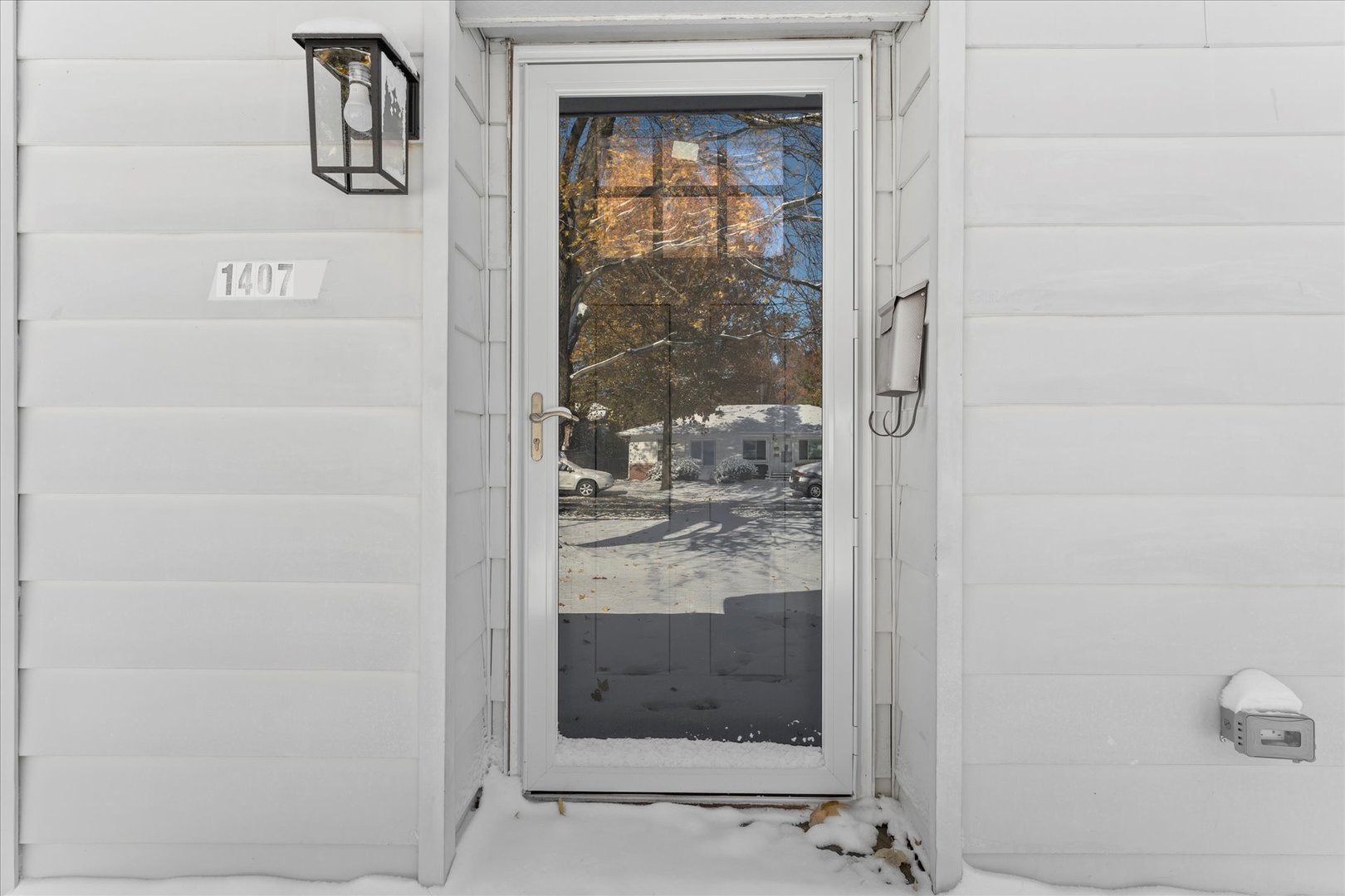 1407 West Clark Street Champaign, IL 61821 - Photo 4 of 28 a bathroom with a shower