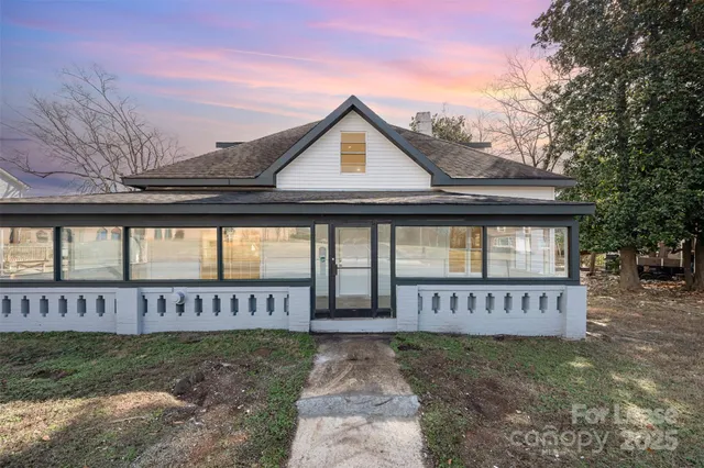 $2,000 | 1201 South Lafayette Street, Shelby, NC 28152