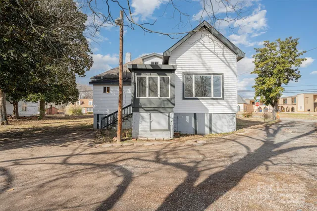 $2,000 | 1201 South Lafayette Street, Shelby, NC 28152