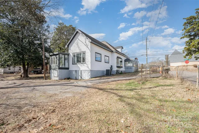 $2,000 | 1201 South Lafayette Street, Shelby, NC 28152