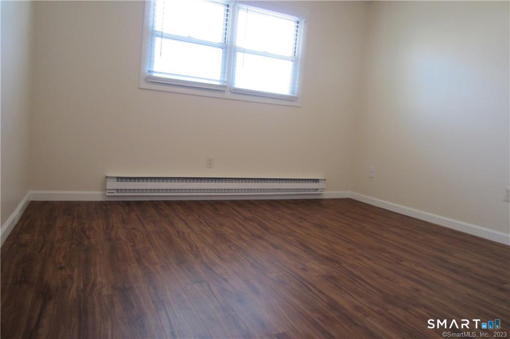 26 Elmview Circle, Unit 4 Waterbury, CT 06708 - Photo 14 of 18 Bedroom #2