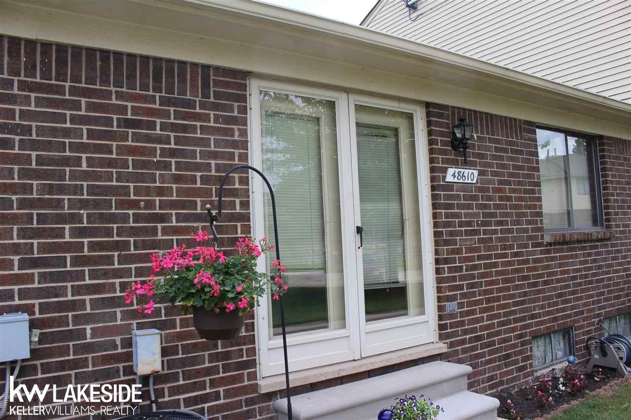 48610 Sugarbush Road New Baltimore, MI 48047 - Photo 1 of 20 31323043.JPG