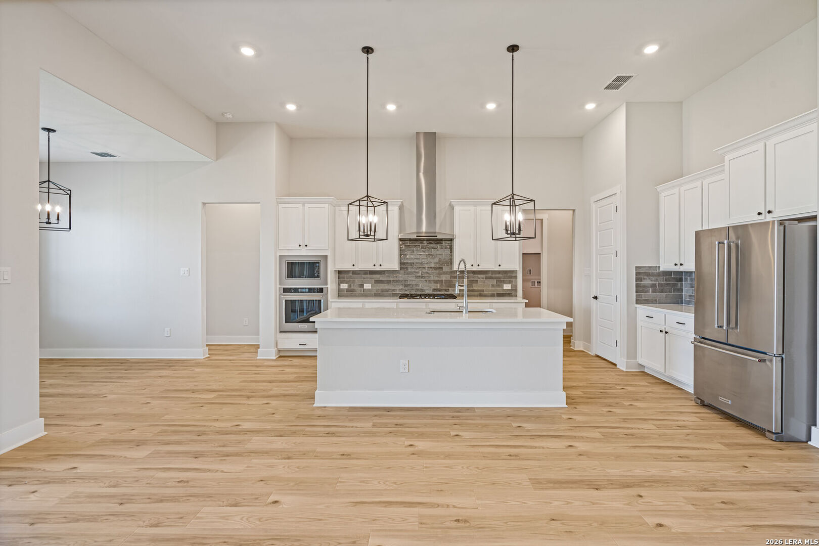 257 Lawrence Drive Castroville, TX 78009 - Photo 4 of 17